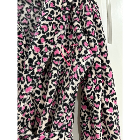 Victoria's Secret Cheetah Leopard Heart Print Fuzzy Plush Robe Size M/L - Picture 3 of 5